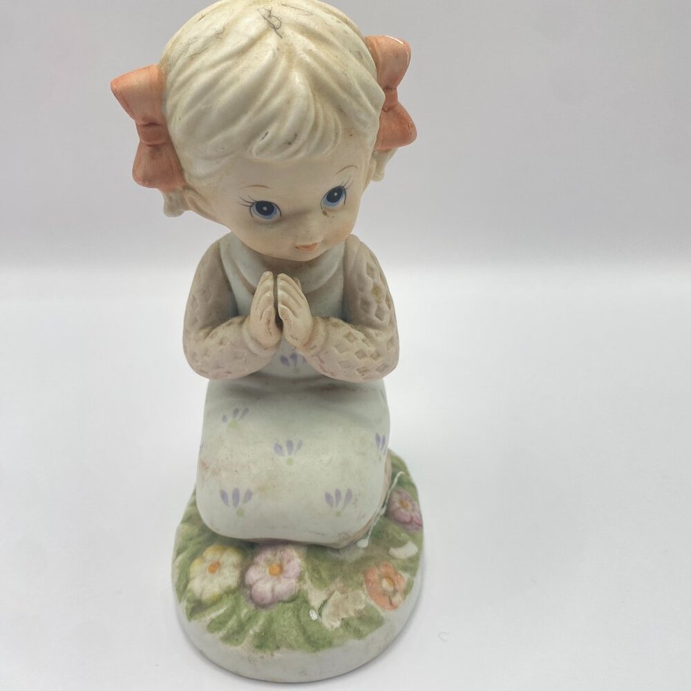 Homco Porcelain Figurine Series #1452 Young Girl Praying in Garden
